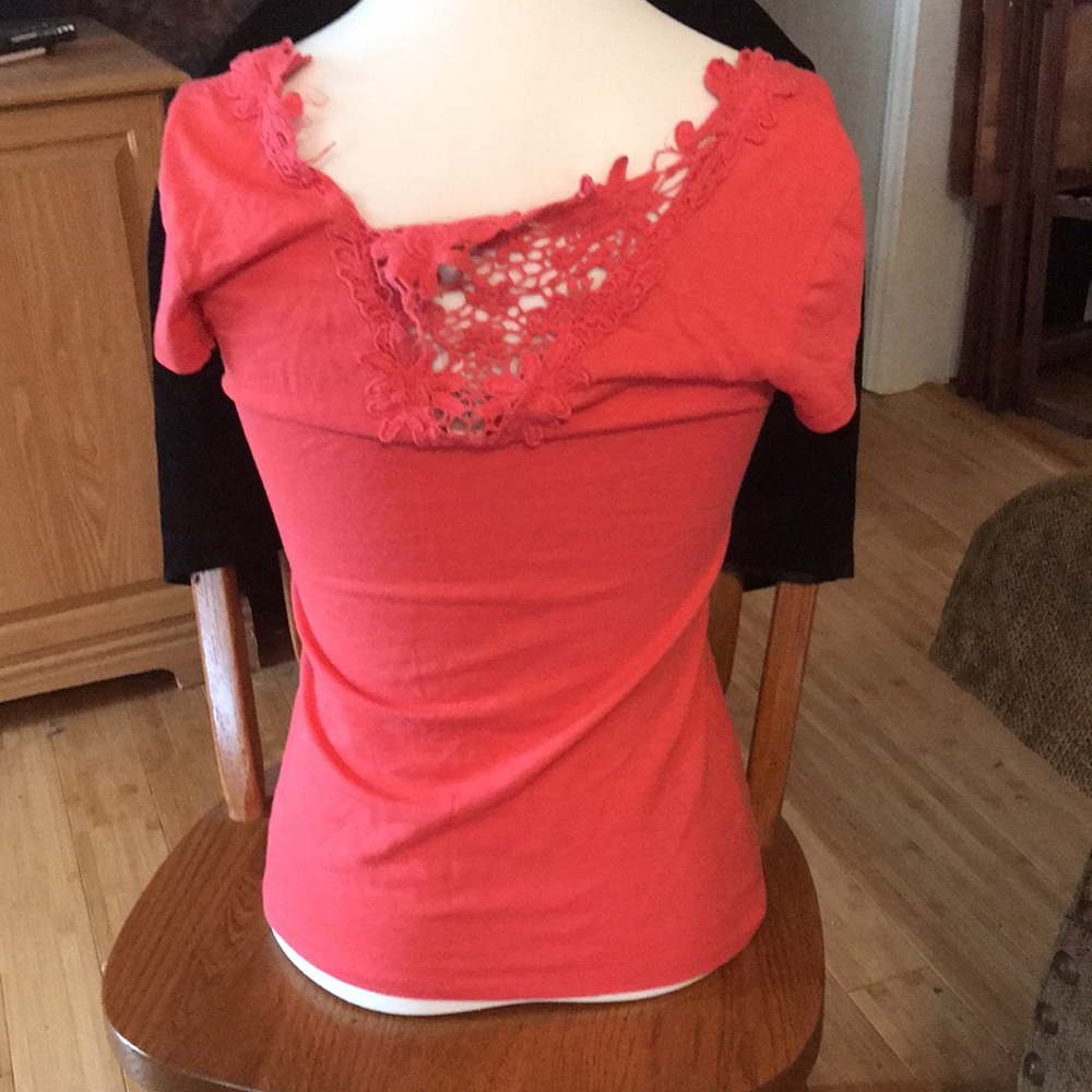 T-shirt - Picture 2 of 5